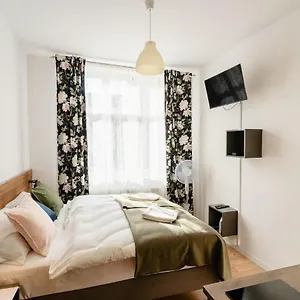 Apartament Elegant Very Berry In Center By Renters